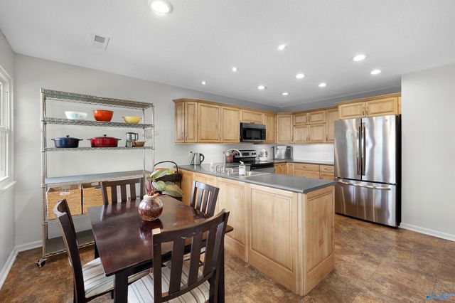 1308 Whispering Hills Circle, Hartselle, AL 35640
