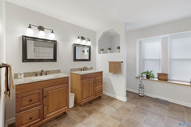 1308 Whispering Hills Circle, Hartselle, AL 35640