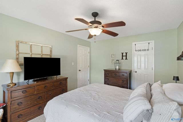 1308 Whispering Hills Circle, Hartselle, AL 35640