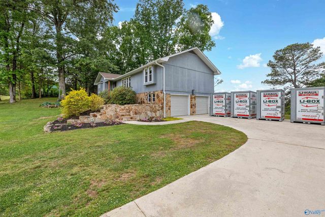 1308 Whispering Hills Circle, Hartselle, AL 35640