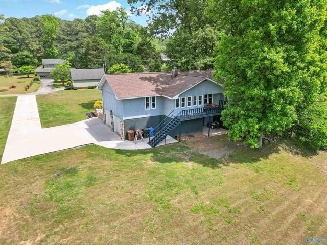 1308 Whispering Hills Circle, Hartselle, AL 35640