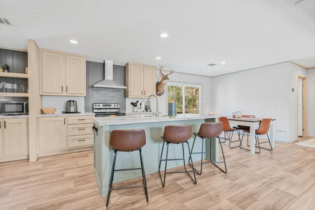 116 E Church Street, Bonneau, SC 29431