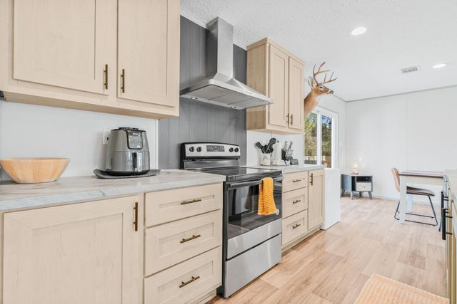 116 E Church Street, Bonneau, SC 29431