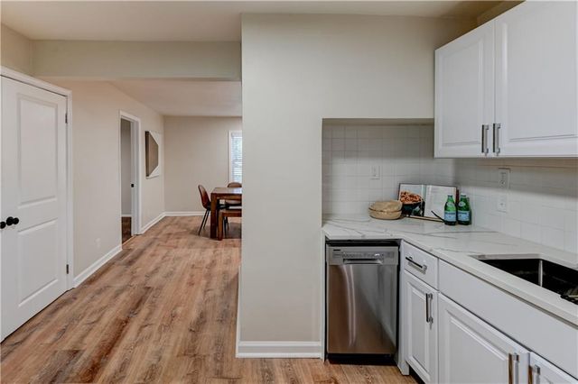 7126 Main Street, Kansas City, MO 64114