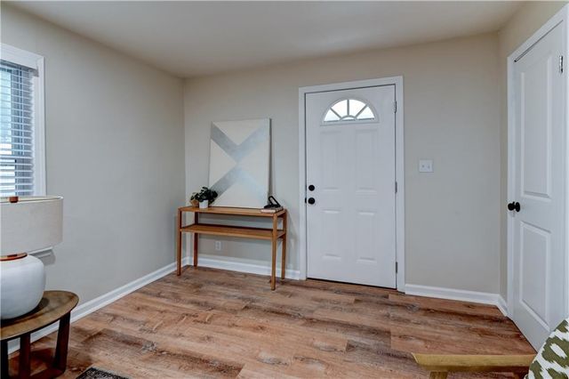7126 Main Street, Kansas City, MO 64114