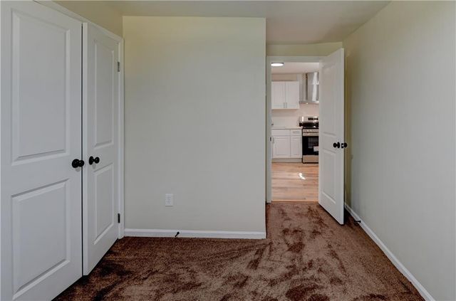 7126 Main Street, Kansas City, MO 64114