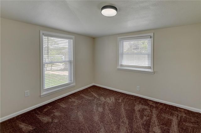 7126 Main Street, Kansas City, MO 64114
