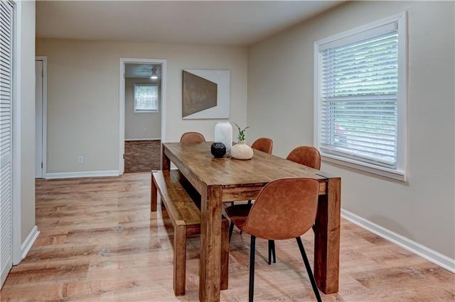7126 Main Street, Kansas City, MO 64114