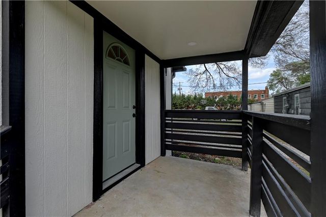 7126 Main Street, Kansas City, MO 64114