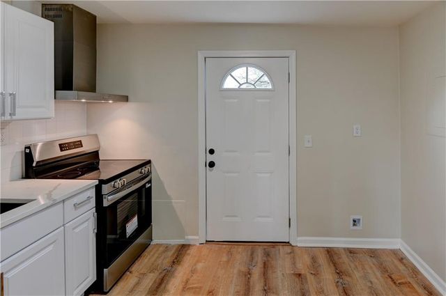 7126 Main Street, Kansas City, MO 64114