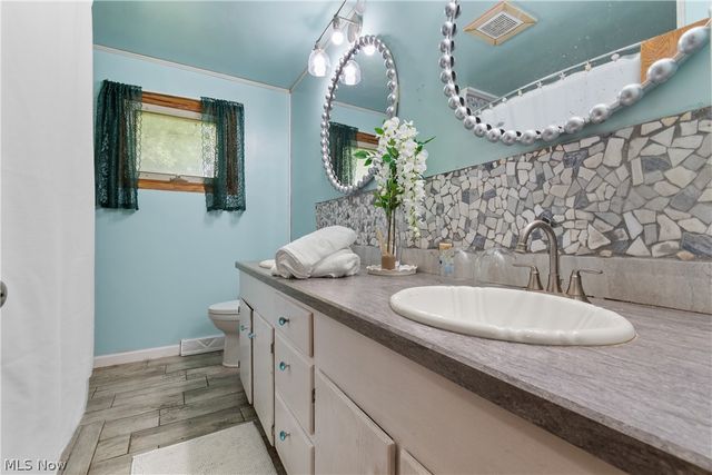 12780 Jamestown Avenue NW, Uniontown, OH 44685