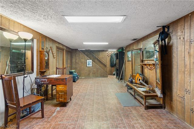 12780 Jamestown Avenue NW, Uniontown, OH 44685