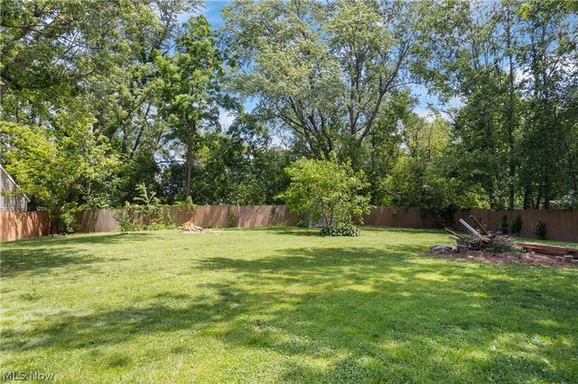 12780 Jamestown Avenue NW, Uniontown, OH 44685