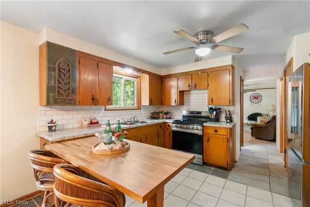 12780 Jamestown Avenue NW, Uniontown, OH 44685