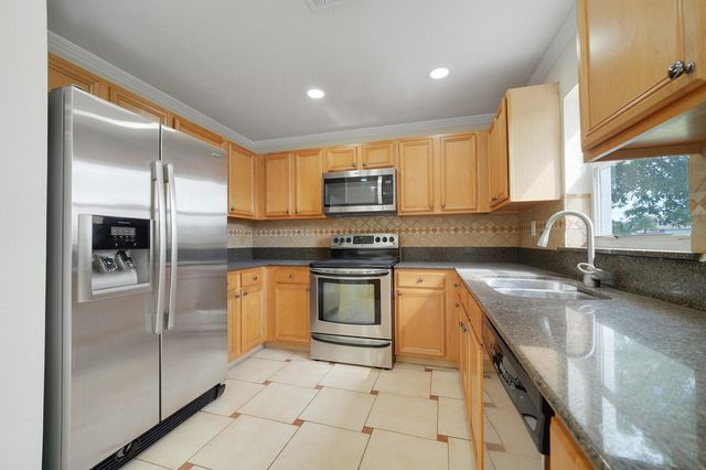 2203 SW 134th Avenue, Miramar, FL 33027