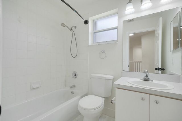 2203 SW 134th Avenue, Miramar, FL 33027