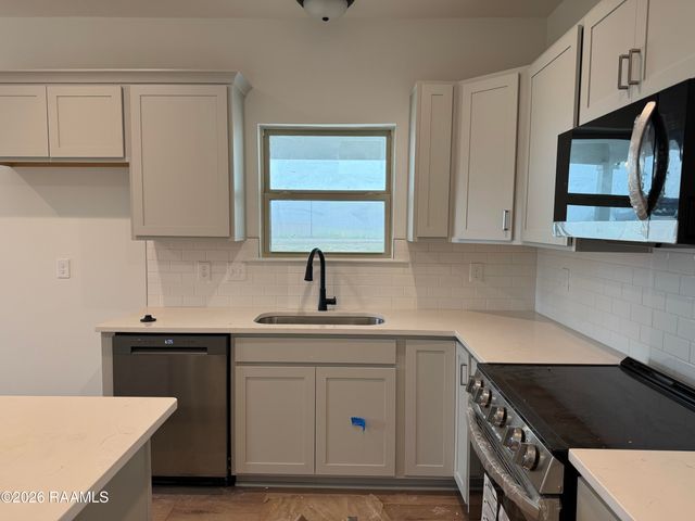 302 Willowbend Way, Youngsville, LA 70592