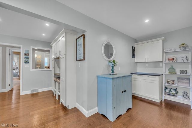 27015 Kennedy Ridge Extension, North Olmsted, OH 44070