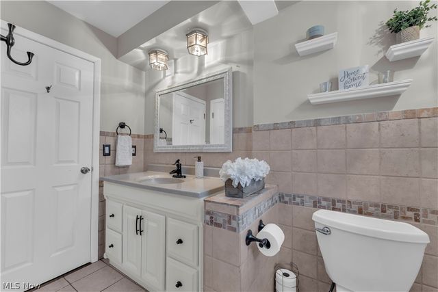 27015 Kennedy Ridge Extension, North Olmsted, OH 44070