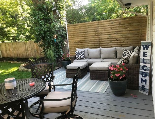 27015 Kennedy Ridge Extension, North Olmsted, OH 44070