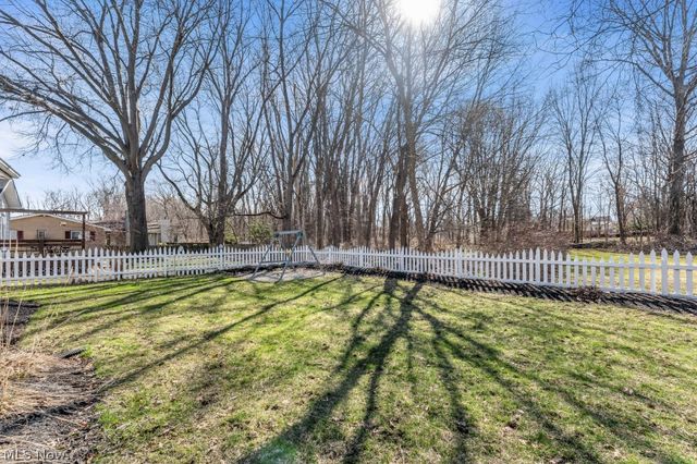 27015 Kennedy Ridge Extension, North Olmsted, OH 44070