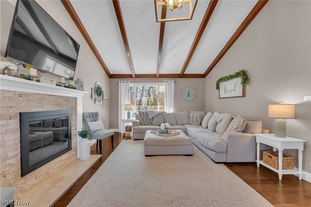 27015 Kennedy Ridge Extension, North Olmsted, OH 44070