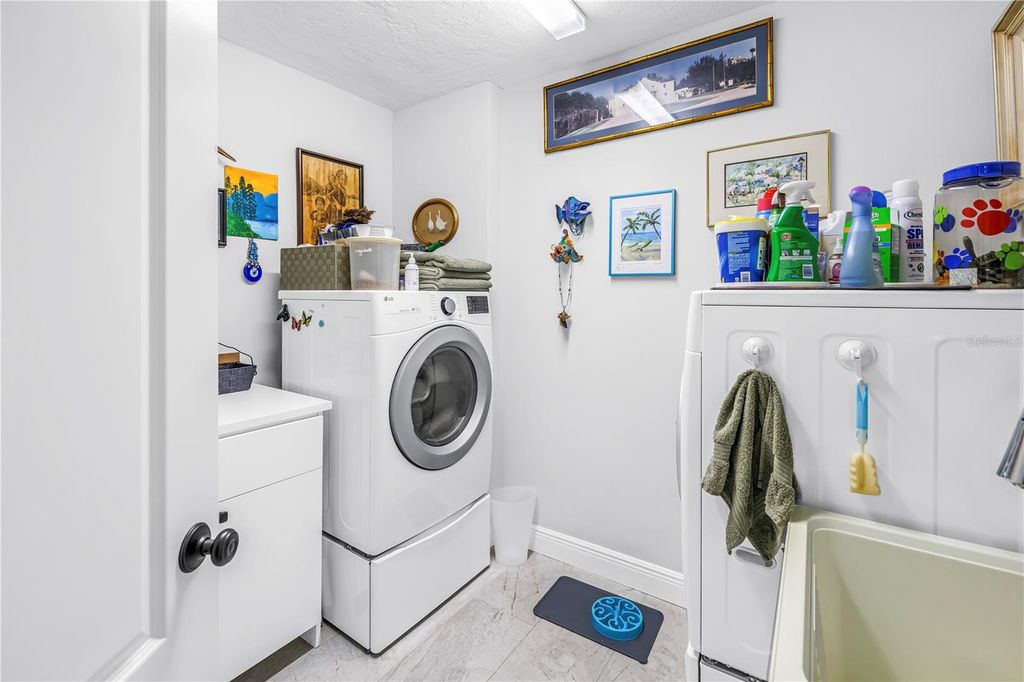 Image 35 of property listing at 6113 45TH STREET W, Bradenton, FL 34210