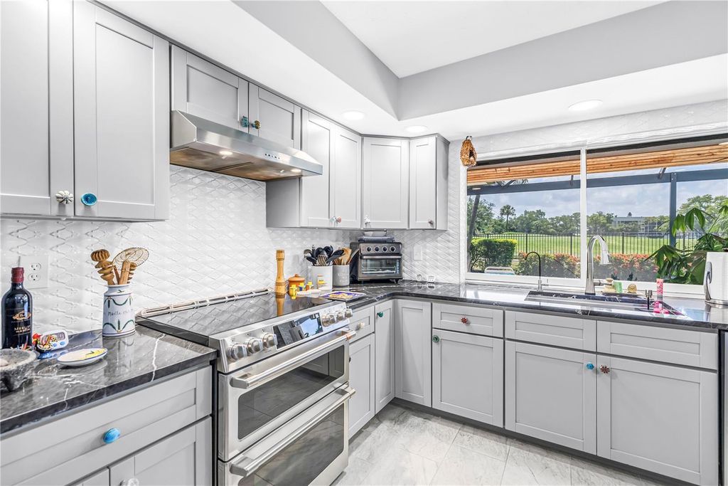 Image 9 of property listing at 6113 45TH STREET W, Bradenton, FL 34210