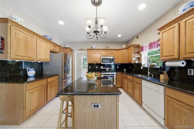 9 Ridgefield Drive, Shoreham, NY 11786