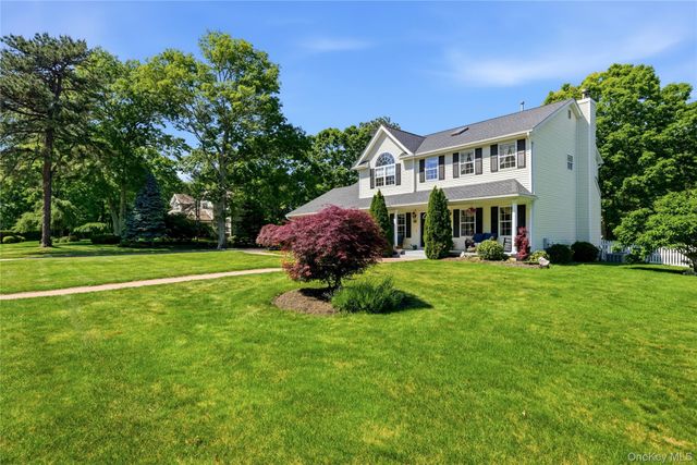 9 Ridgefield Drive, Shoreham, NY 11786