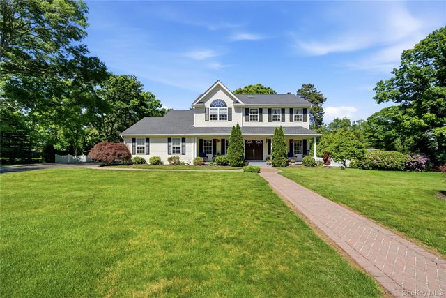 9 Ridgefield Drive, Shoreham, NY 11786