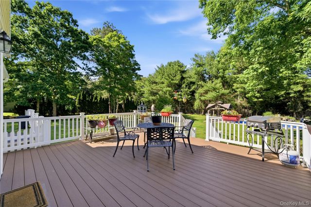 9 Ridgefield Drive, Shoreham, NY 11786