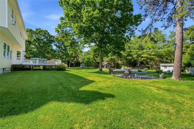 9 Ridgefield Drive, Shoreham, NY 11786