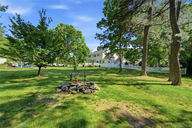 9 Ridgefield Drive, Shoreham, NY 11786
