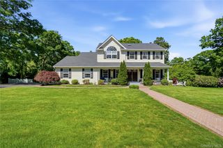 9 Ridgefield Drive, Shoreham, NY 11786