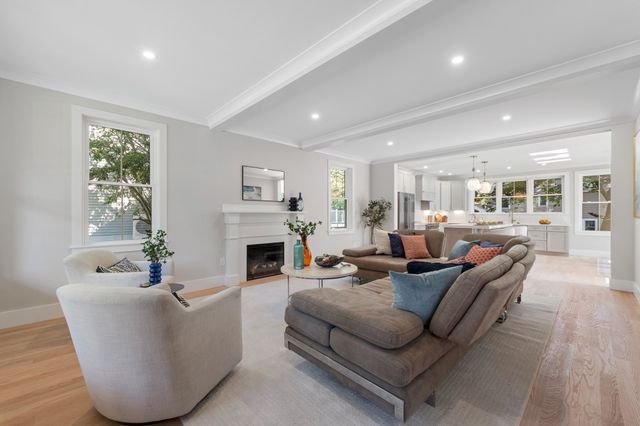 53 Hodge Rd, Arlington, MA 02474