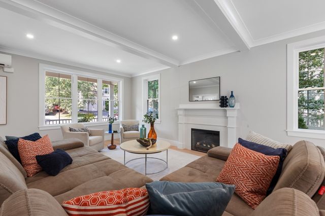 53 Hodge Rd, Arlington, MA 02474