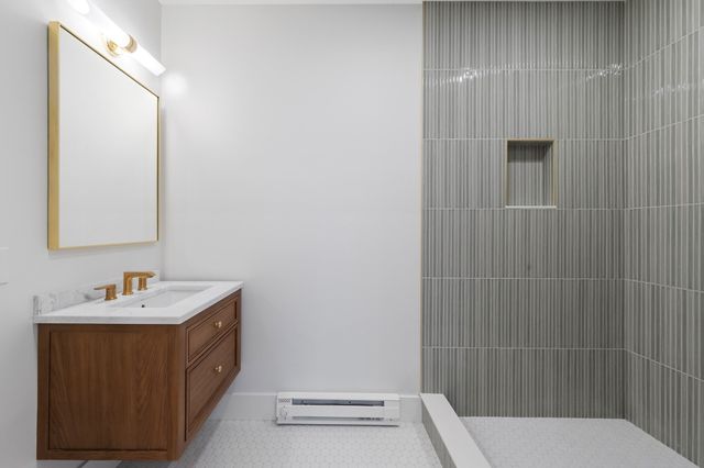 53 Hodge Rd, Arlington, MA 02474
