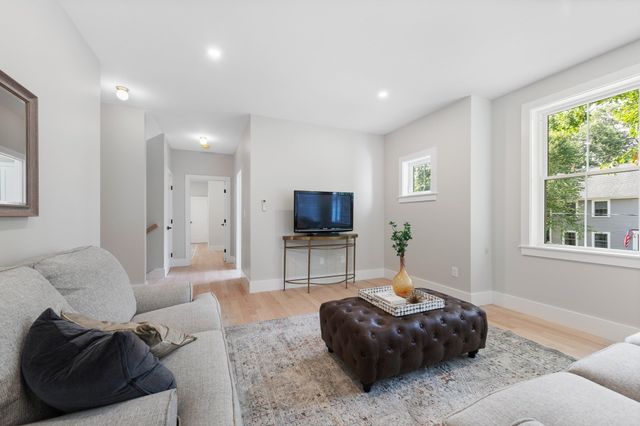 53 Hodge Rd, Arlington, MA 02474