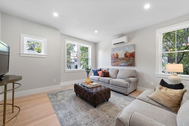 53 Hodge Rd, Arlington, MA 02474