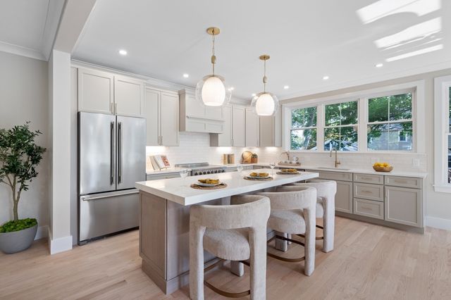 53 Hodge Rd, Arlington, MA 02474