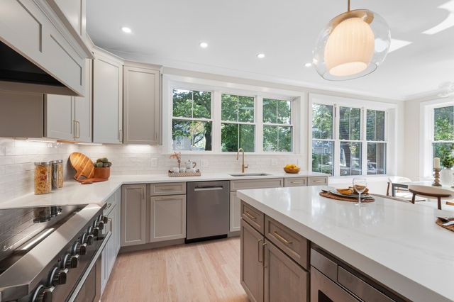 53 Hodge Rd, Arlington, MA 02474