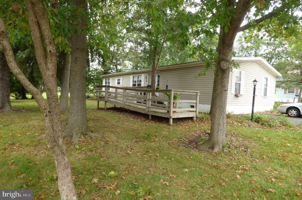 247 W 8TH ST #, Red Hill, PA 18076 — exterior