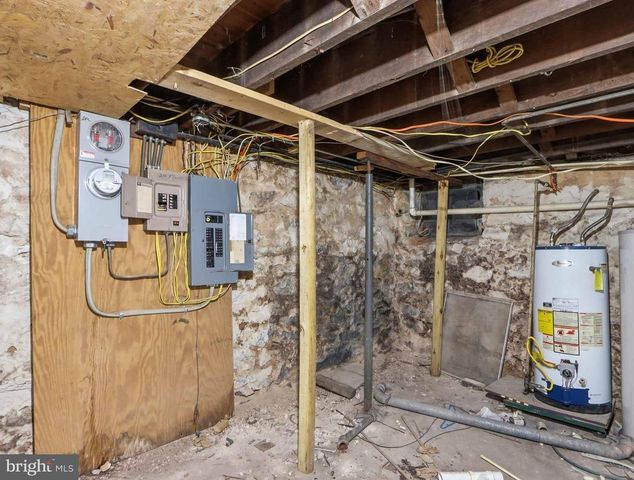 2517 WASHINGTON BLVD, Baltimore, MD 21230