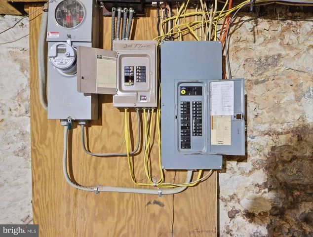 2517 WASHINGTON BLVD, Baltimore, MD 21230