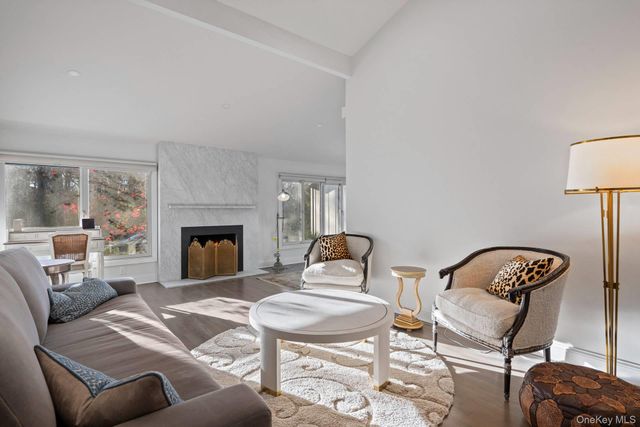 1824 Majors Path, Southampton, NY 11968