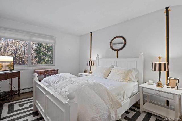 1824 Majors Path, Southampton, NY 11968