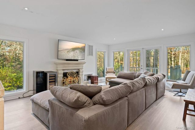 1824 Majors Path, Southampton, NY 11968