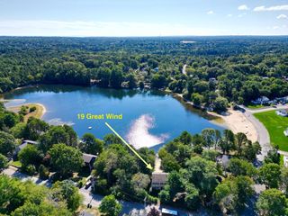 19 Great Wind Dr, Plymouth, MA 02360