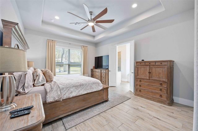 33510 Walnut Xing, Magnolia, TX 77355